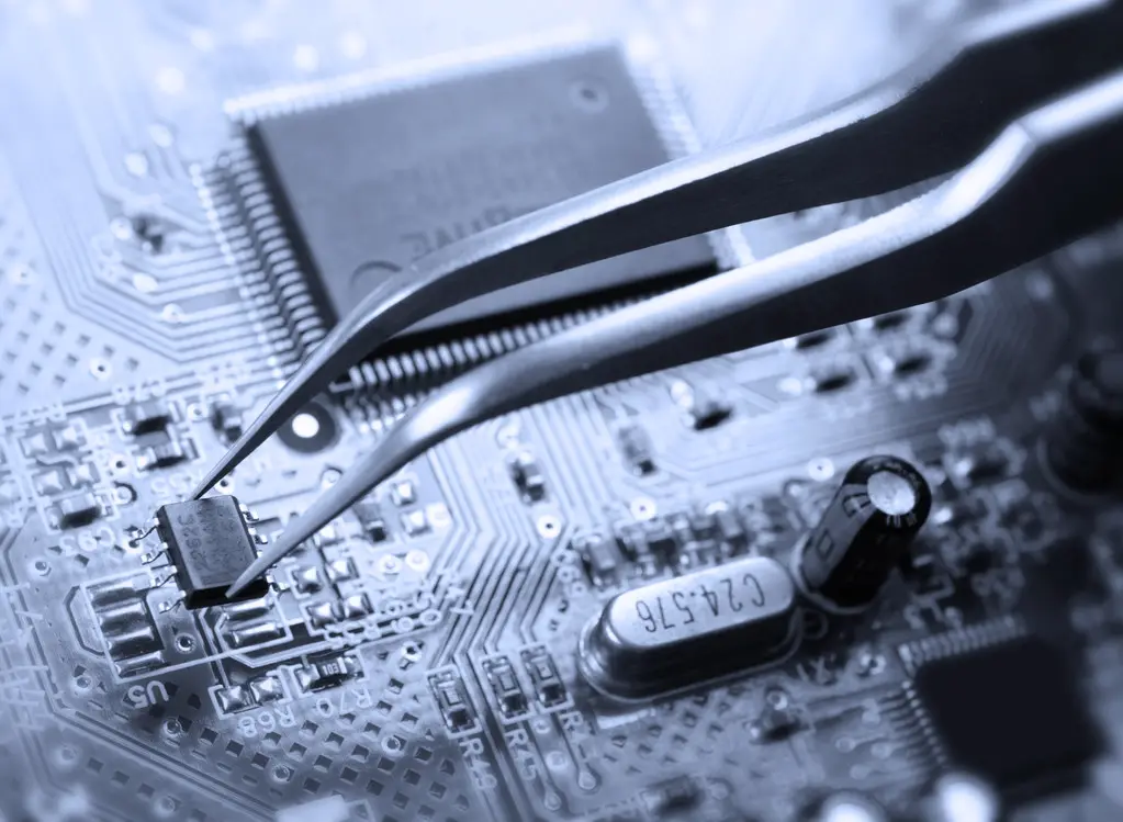 What's the difference between a circuit board?