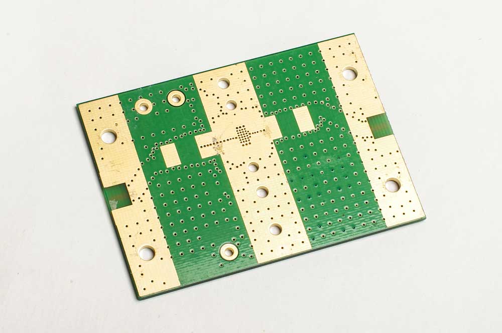 Electronic printed circuit board bottom layer