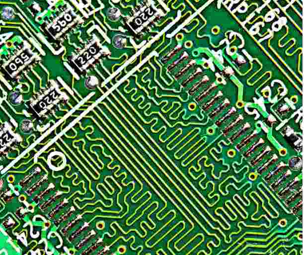 How should pcb manufacturers choose better