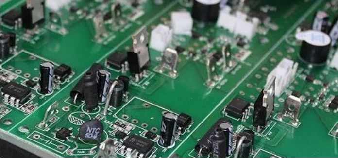 What is the difference between PCBA processing patch components and plug-in components?