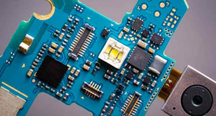 Understand the difference and function of PCB welding aid layer and welding resistance layer