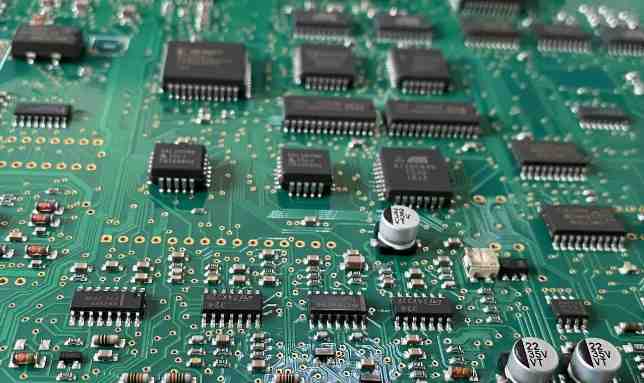 Analysis of layout and routing methods for mixed signal PCB design