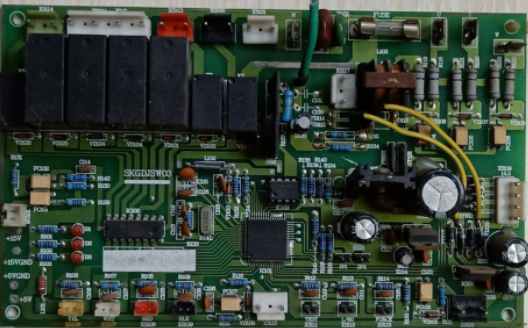 How does PCB design handle signals across power ?
