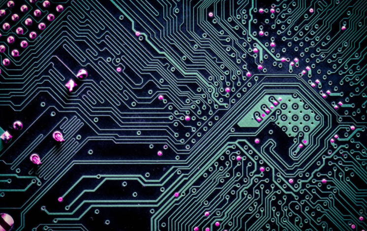 How to select base plate for drilling in PCB production