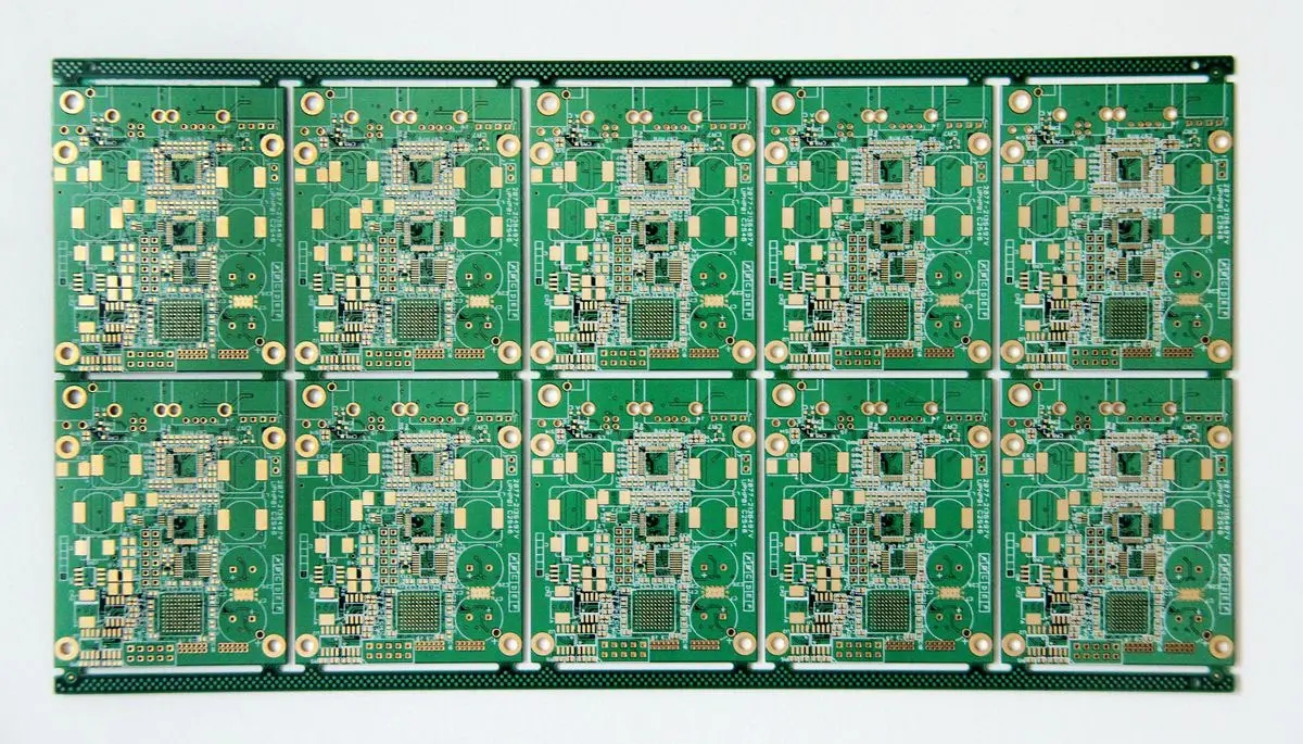 PCBA circuit board processing and throwing