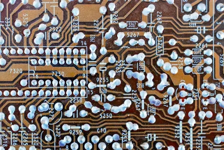 General process and precautions of circuit board plug-in