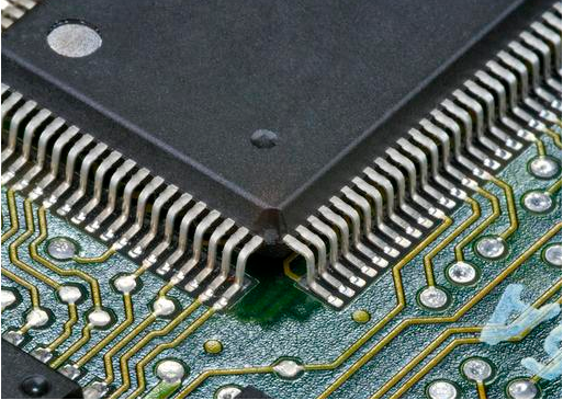 Wiring and Through Hole Technology in High Speed PCB Design