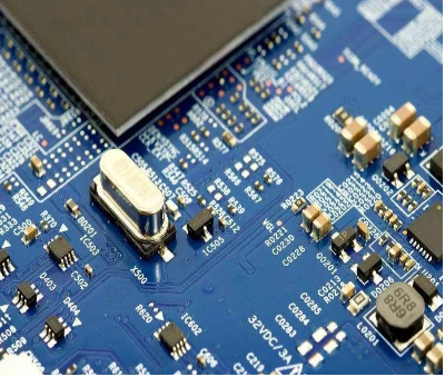 Explain what should be paid attention to when using components for PCB proofing