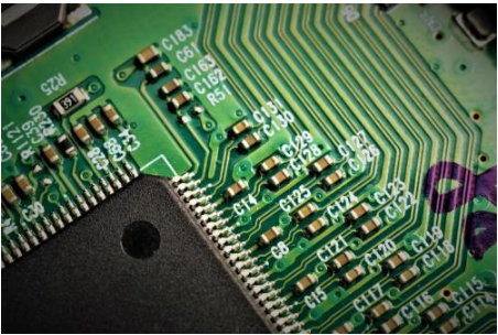Look at the role of metallized edge bonding of PCB