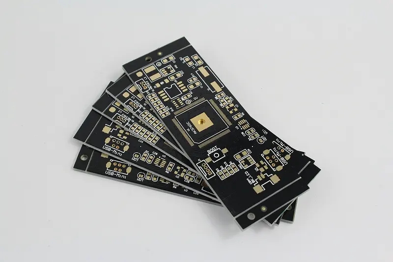 Advantages and disadvantages of using paved copper and network copper for PCB