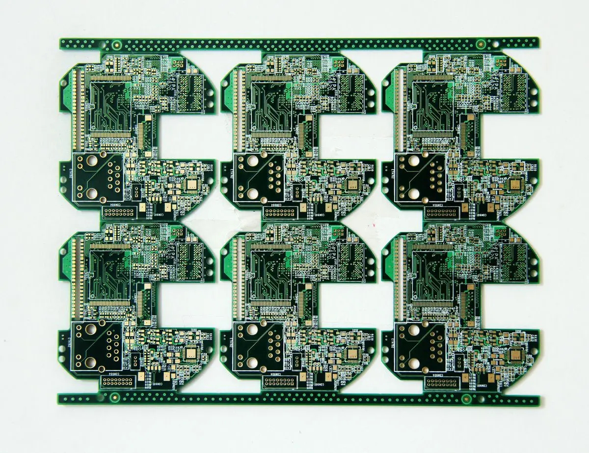 What are the substrate materials used by PCB manufacturers