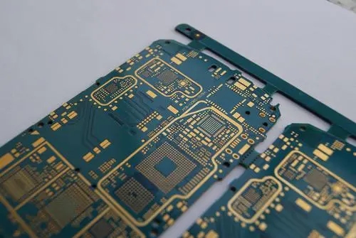 Electronics Manufacturing: Design Skills of 24 GHz Microstrip Array Antenna