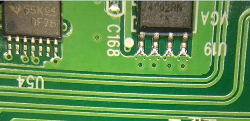 Explain in detail the role of electrolytic capacitor in circuit board design