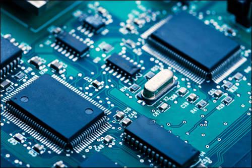 The difference between circuit board and chip