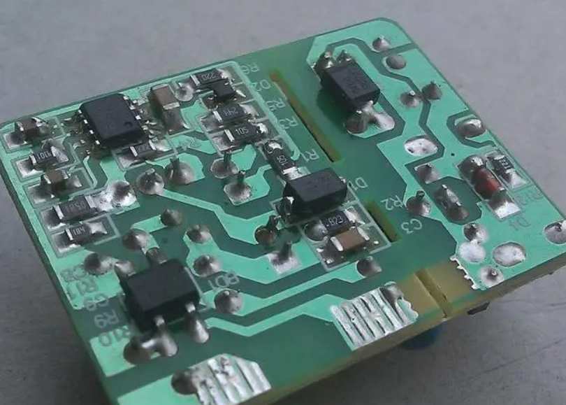 PCB circuit board hole blocked, what is the reason?