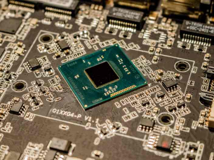 What is the difference between flexible and rigid circuit boards?