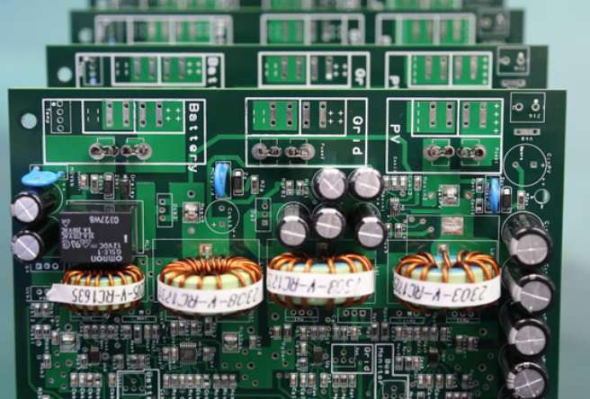 How do electronic engineers place PCB components?